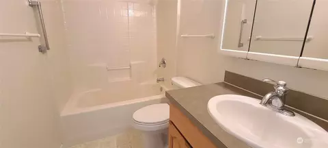Bath - 21 Cathy Ct, Sequim, WA 98382 photo 2 of 2
