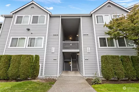 12412 109th Ct NE #C101, Kirkland, WA 98034