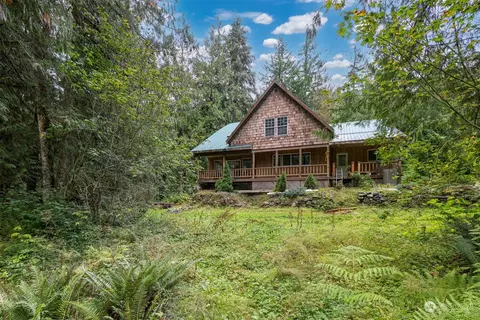 7080 Rivers Edge Ln, Deming, WA 98244