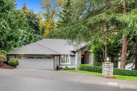 6715 155th Pl SE, Bellevue, WA 98006
