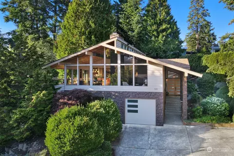 1212 NW 118th St, Seattle, WA 98177