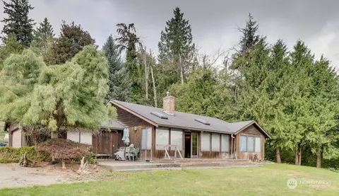17399 Lake Terrace Pl, Mount Vernon, WA 98274