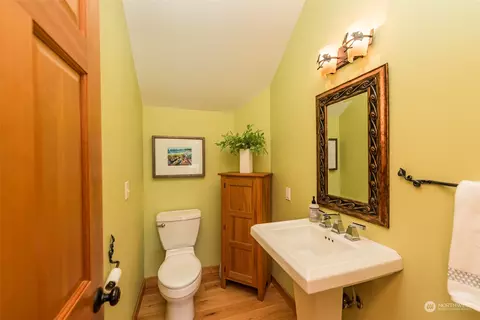 Bath - 754 Jamestown Rd, Sequim, WA 98382 photo 1 of 4