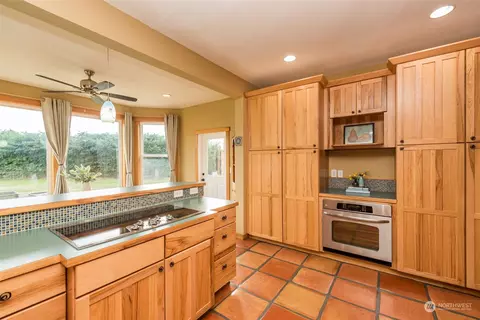 Kitchen - 754 Jamestown Rd, Sequim, WA 98382 photo 5 of 5
