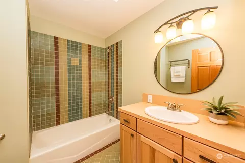 Bath - 754 Jamestown Rd, Sequim, WA 98382 photo 4 of 4