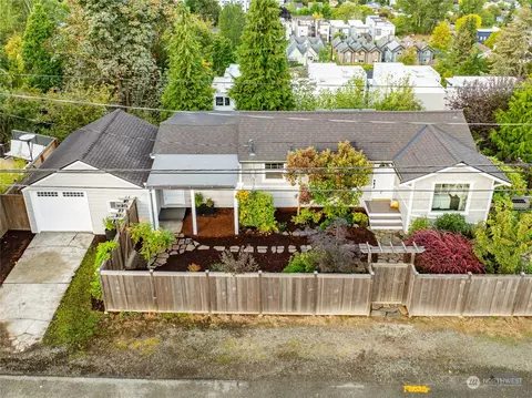 5223 21st Ave SW, Seattle, WA 98106