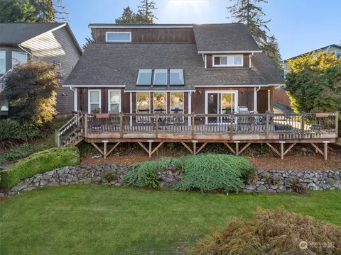 20602 Church Lake Dr E, Bonney Lake, WA 98391