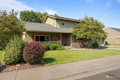 1015 SE Sentry Dr, College Place, WA 99324