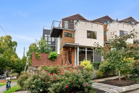 2427 E Denny Way, Seattle, WA 98122