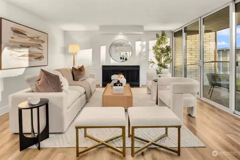 9909 NE 1st St #103, Bellevue, WA 98004