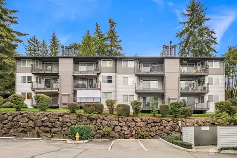 12717 NE 116th St #D104, Kirkland, WA 98034