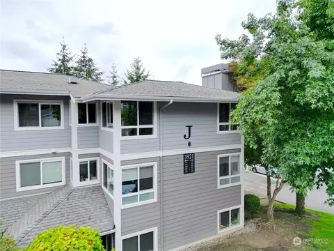 3921 243rd Pl SE #J301, Bothell, WA 98021