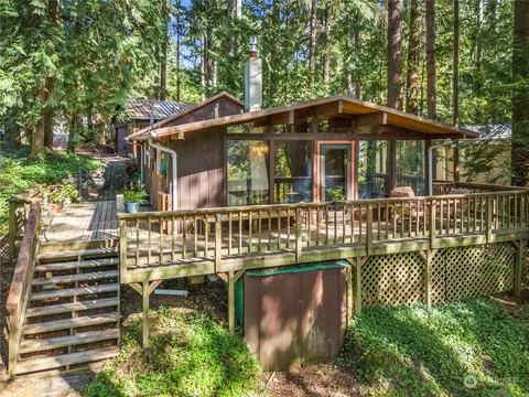 19007 68th St E, Bonney Lake, WA 98391