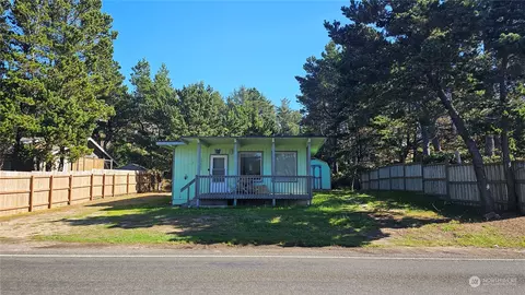 29604 I St, Ocean Park, WA 98640