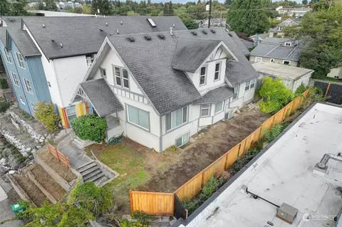 5610 Roosevelt Way NE, Seattle, WA 98105