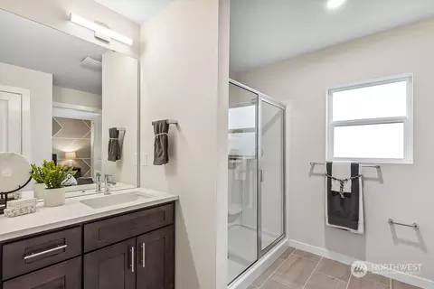 Bath - 9528 7th Ave SE, Everett, WA 98208 photo 3 of 5