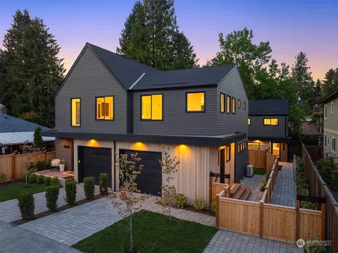 3230 NE 86th St, Seattle, WA 98115