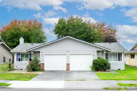 2217 M St NE #A&B, Auburn, WA 98002