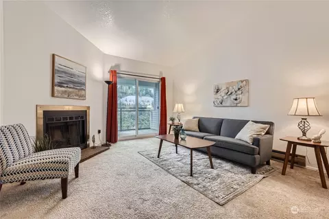 10830 E Riverside Dr #B301, Bothell, WA 98011 photo 2