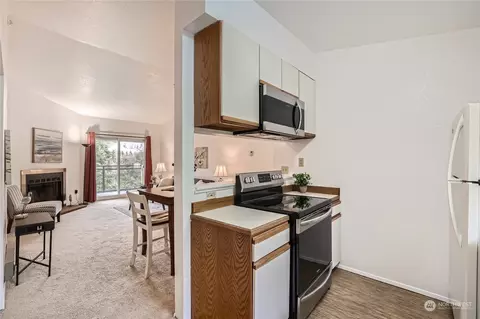 10830 E Riverside Dr #B301, Bothell, WA 98011 photo 5