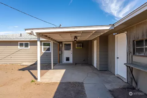 Exterior - 26 Crest Dr, Ephrata, WA 98823 photo 5 of 5
