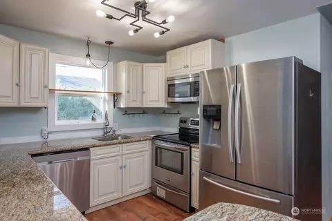 Kitchen - 26 Crest Dr, Ephrata, WA 98823 photo 1 of 3