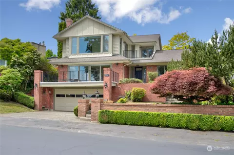 7711 Lakemont Dr NE, Seattle, WA 98115