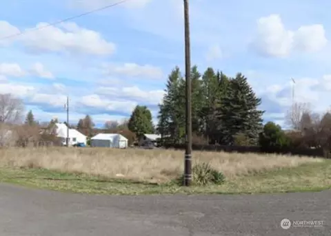 518 W Maple St, Almira, WA 99103