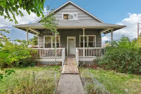 675 Elwell Ave, Darrington, WA 98241