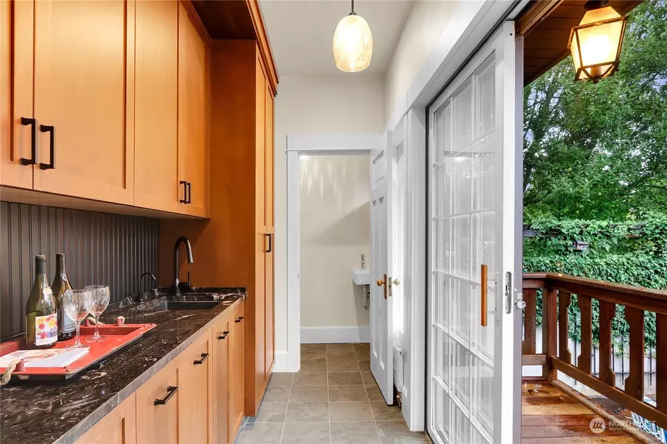 Other - 2507 10th Ave W, Seattle, WA 98119 photo 2 of 8