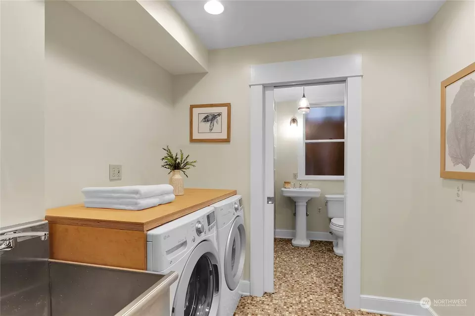 Other - 2507 10th Ave W, Seattle, WA 98119 photo 6 of 8