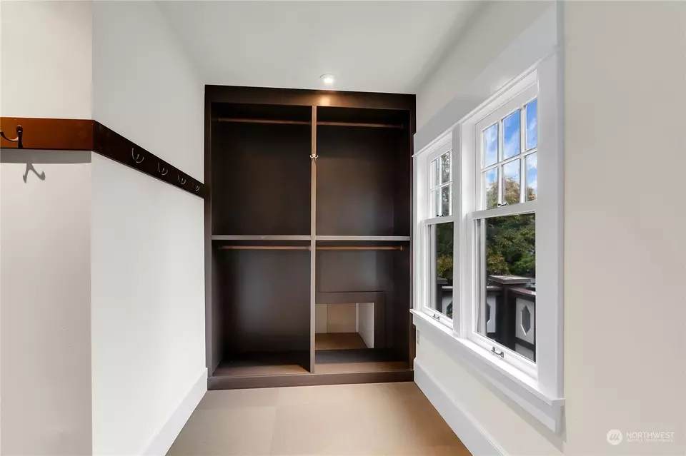 Other - 2507 10th Ave W, Seattle, WA 98119 photo 3 of 8