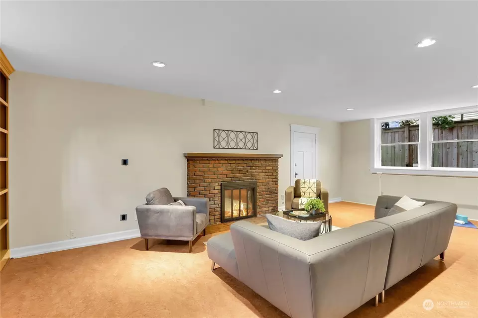 Living - 2507 10th Ave W, Seattle, WA 98119 photo 4 of 5