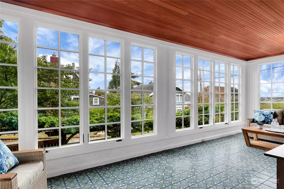 Exterior - 2507 10th Ave W, Seattle, WA 98119 photo 2 of 10