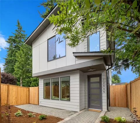 12065 NE 137th Ct, Kirkland, WA 98034