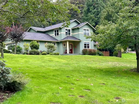985 Valerie Dr, Camano Island, WA 98282