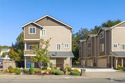 978 Edmonds Ave NE, Renton, WA 98056