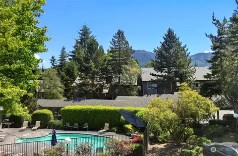 210 Mt Park Blvd SW #F102, Issaquah, WA 98027