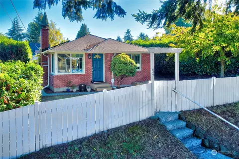 647 NW 88th St, Seattle, WA 98117