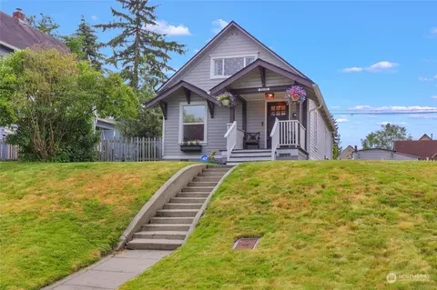 2220 Oakes Ave, Everett, WA 98201