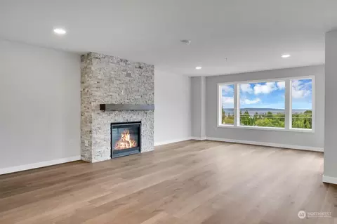 550 Paradise Ln #B302, Edmonds, WA 98020