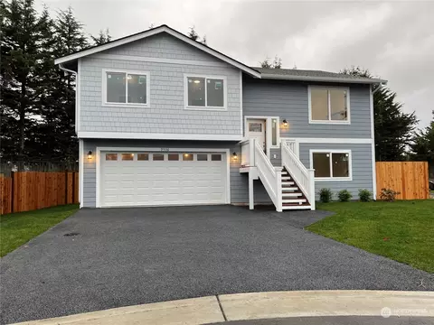 9536 Holly Dr, Everett, WA 98204