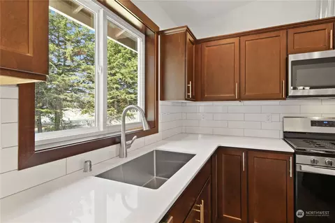 9536 Holly Dr, Everett, WA 98204 photo 6
