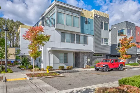 11517 117th Ln NE #2, Kirkland, WA 98034