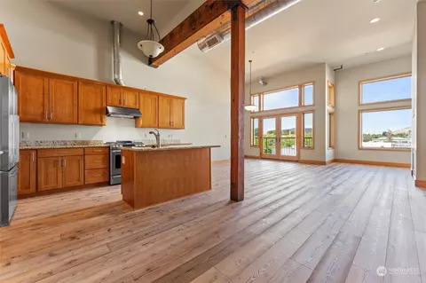 17 N 3rd St #302, Yakima, WA 98901