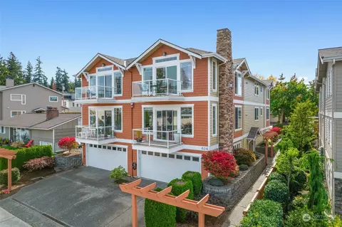 626 Glen St #301, Edmonds, WA 98020