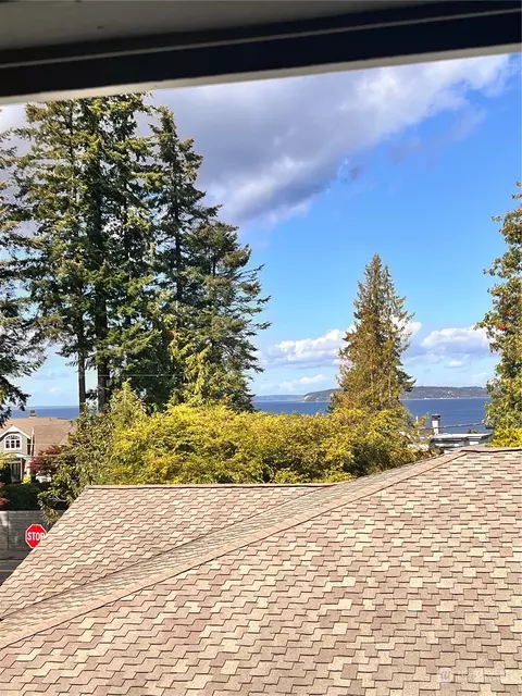 9204 Olympic View Dr, Edmonds, WA 98020