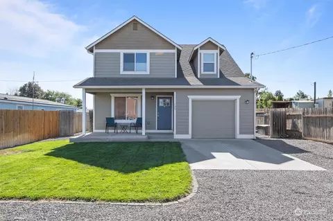 135 Third St, Touchet, WA 99360