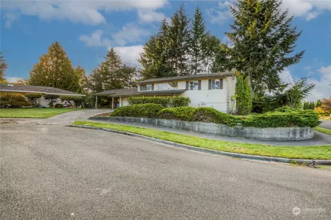 1112 Redmond Ave NE, Renton, WA 98056