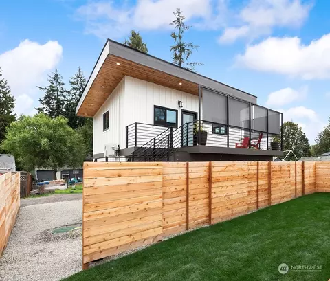10250 42nd Ave SW #B, Seattle, WA 98146